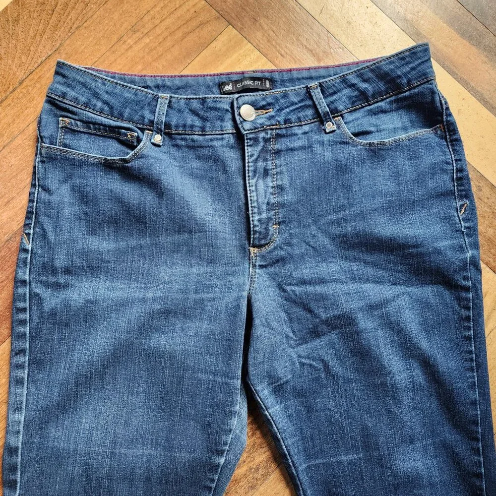 Lee Classic Fit Straight Leg Jeans Size 14 Short